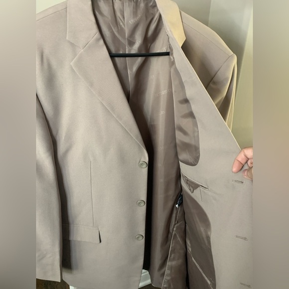 Victorio Couture Tan Suit Jacket, 44R, NWOT - Picture 2 of 3